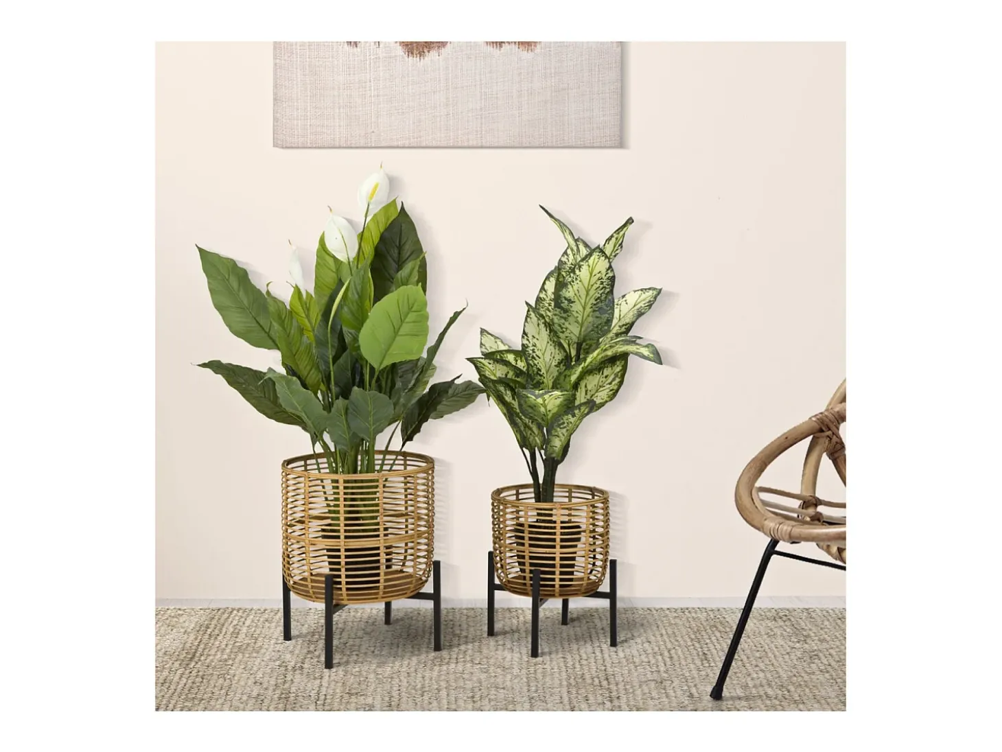 Set de 2 portamacetas redondos de ratán con soporte de metal negro Zeyok