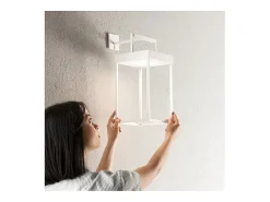 Soporte metálico gris oscuro para transformar CAGE en aplique de pared